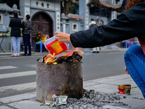 Công ty bán vàng mã duy nhất trên sàn chứng khoán gặp khó