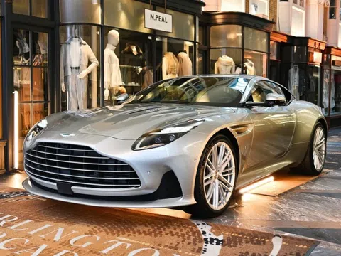 Cận cảnh Aston Martin DB12 phiên bản James Bond