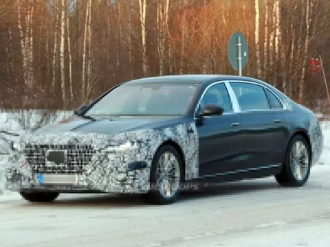 Mercedes-Maybach S-Class mới sẽ có đèn pha ngôi sao, màn hình 56 inch