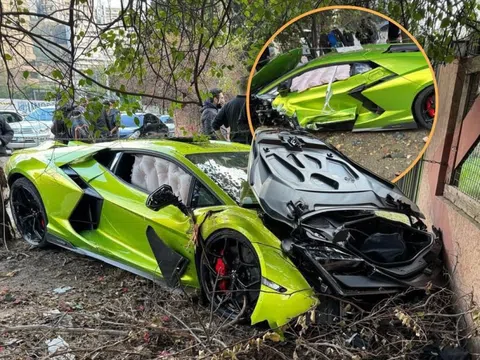 Kỹ thuật viên gây tai nạn cho siêu xe Lamborghini Revuelto trong ngày bàn giao đến khách hàng