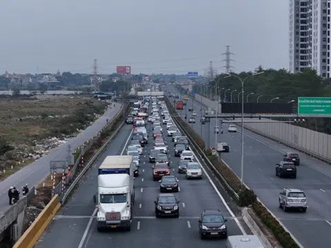 Ùn dài 3km tại lối ra cao tốc Pháp Vân-Cầu Giẽ trong ngày cuối kỳ nghỉ Tết