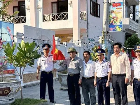 Hai Phó Ban Dân vận Tỉnh uỷ Bình Định cùng xin nghỉ hưu trước tuổi