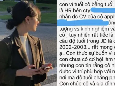 Bức ảnh của ứng viên 47 tuổi phải đi xin việc khiến tất cả bật khóc