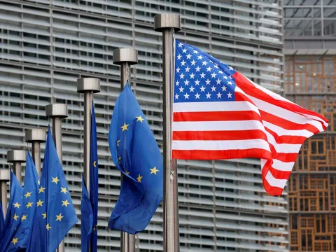 EU 'đứng ngồi không yên' trước các đòn thuế quan của ông Trump