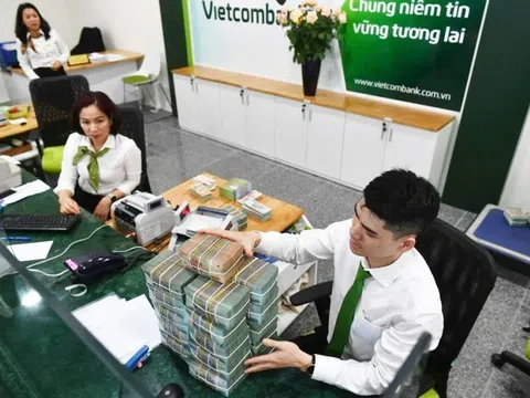 Cổ phiếu Vietcombank phá đỉnh lịch sử, vốn hóa vượt 550.000 tỷ đồng