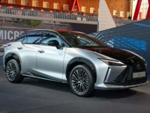 SUV thuần điện Lexus RZ ra mắt phiên bản nâng cấp giữa vòng đời