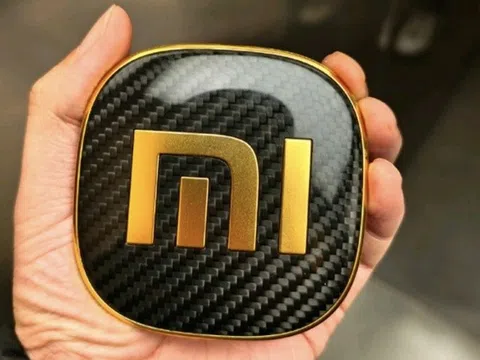 Logo dát vàng trên siêu xe điện Xiaomi bị trộm 'nhòm ngó'