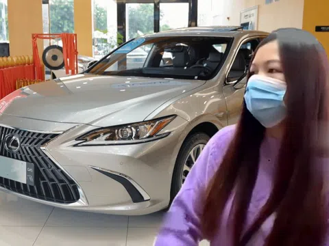 Người phụ nữ bỏ 1,4 tỷ mua xe Lexus, vừa về nhà đã không khởi động được, đại lý không chịu bồi thường còn đòi tháo hết ra kiểm tra: Do cô đã nhầm