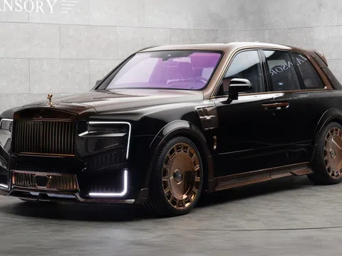 Rolls-Royce Cullinan Series II 'quái dị' với gói độ của Mansory