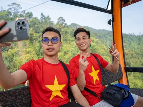"Biển người" đổ về Đà Nẵng dịp lễ 30/4 – 1/5