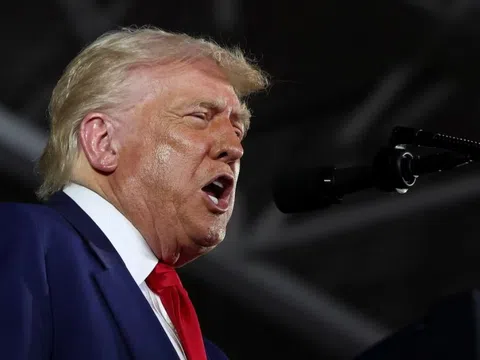 Ông Trump đổ lỗi cho ông Biden khi kinh tế Mỹ chững lại