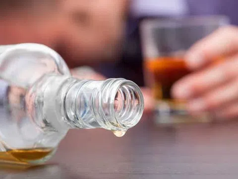 Nam thanh niên 21 tuổi tử vong sau khi uống 5 chai rượu vì số tiền cược 3 triệu đồng