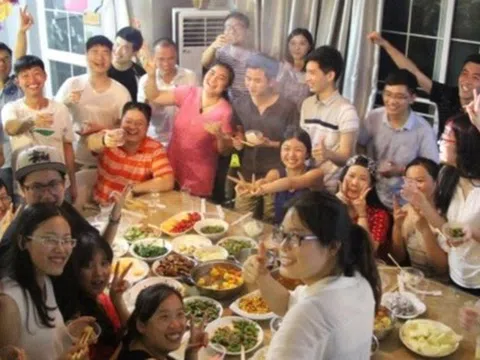 Nghịch lý của buổi họp lớp: 3 kiểu người luôn có mặt, 3 kiểu dù mời thế nào cũng không đến