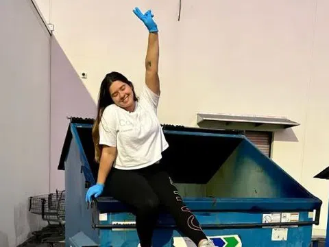Cô gái 22 tuổi tiết kiệm 1,3 tỷ đồng trong 2 năm nhờ nhặt rác