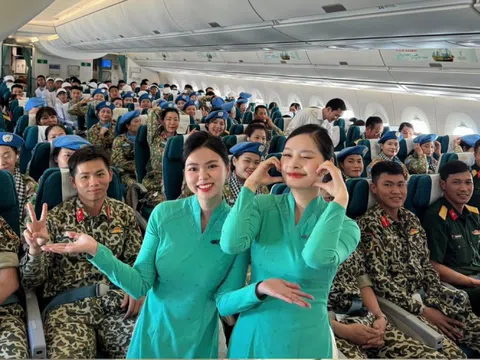 Chia sẻ của nữ tiếp viên hàng không về bức ảnh “đã dùng hết may mắn trong ngày”