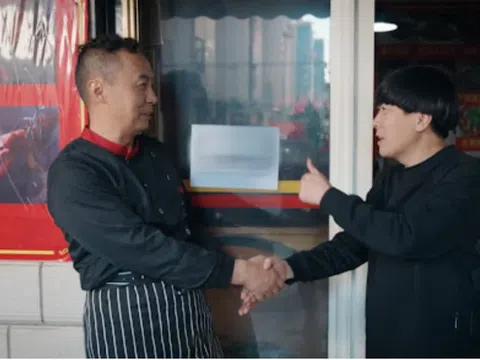 Họp lớp ở nhà hàng sang trọng, tưởng được “ăn chùa” nhờ bạn cũ đại gia, cả lớp ngỡ ngàng phút cuối vì bị chặn lại: Còn phải thanh toán 17 triệu đồng