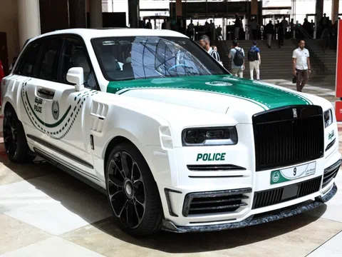 Rolls-Royce Cullinan Mansory được bổ sung vào đội hình cảnh sát Dubai