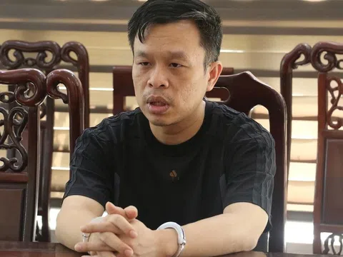 Bắt Phó Trưởng phòng Hoàng Tứ Trạch