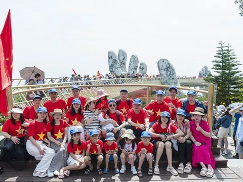 Bùng nổ du lịch tại Đà Nẵng dịp lễ 30/4 – 1/5, thu hơn 2.400 tỷ đồng