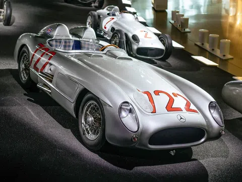 Mercedes-Benz 300 SLR "722" và chiến thắng ấn tượng 70 năm trước