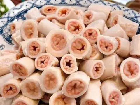 Mổ ngàn con heo/ngày, vài năm mới có 1 bộ lòng se điếu tự nhiên