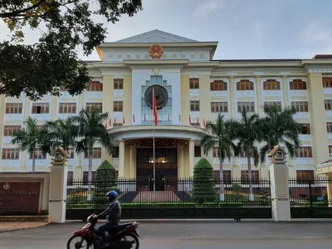 6 lãnh đạo sở nghỉ hưu trước tuổi được nhận gần 8,5 tỉ đồng