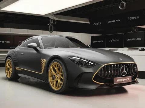 Cận cảnh Mercedes-AMG GT 63 APXGT Edition trong phim F1 của Brad Pitt
