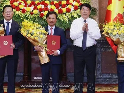 Chủ tịch nước Lương Cường trao quyết định bổ nhiệm 3 Phó Chủ nhiệm Văn phòng Chủ tịch nước