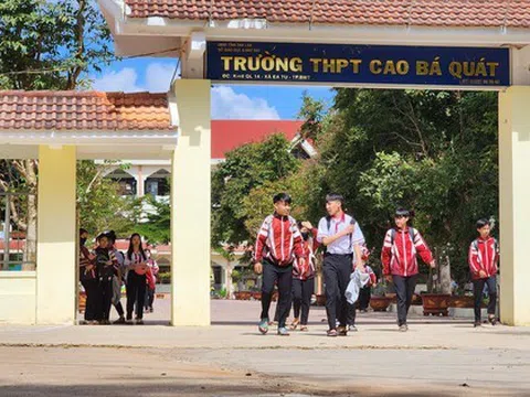 Làm rõ vụ nhiều học sinh lớp 12 tại 1 trường "tự nguyện" xin nghỉ học