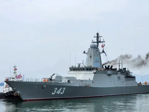 Tàu Hải quân Nga thăm Đà Nẵng nhân kỷ niệm 75 năm quan hệ Việt - Nga