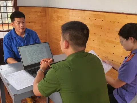 Bắt tạm giam một nguyên Phó Chủ tịch UBND xã vì hành vi lừa đảo