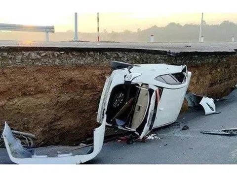 Vụ sụt lún khiến ô tô, xe máy rơi xuống hố ở Tây Ninh: Cục Đường bộ Việt Nam lên tiếng