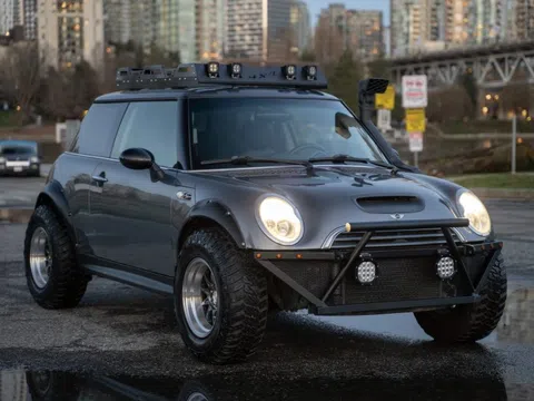 Cận cảnh bản độ địa hình của MINI Cooper S đang được đấu giá