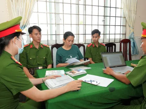 Bắt tạm giam Trần Bích Tuyền