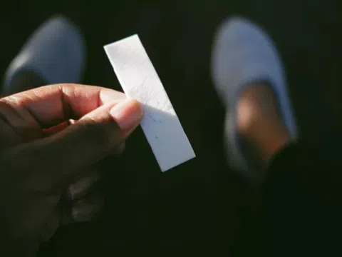 1 thói quen tưởng vô hại lại có thể giải phóng cả nghìn hạt vi nhựa vào cơ thể: Thấy ở nhiều người Việt