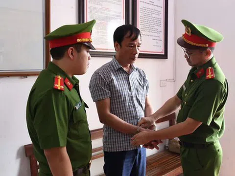 Một chủ tịch UBND xã bị giữ người, khám xét khẩn cấp