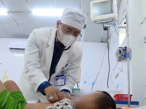4 trẻ em ăn phải mì tôm có trộn thuốc diệt chuột