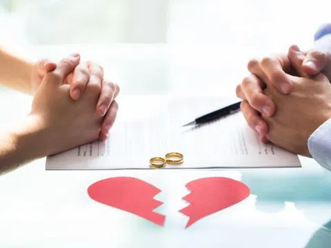 Người phụ nữ bất ngờ đòi ly hôn chồng sau 12 năm chung sống vì tin lời AI