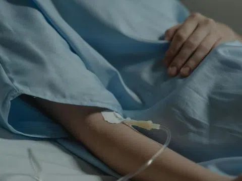 Người phụ nữ tử vong sau khi bị truyền nước muối hết hạn