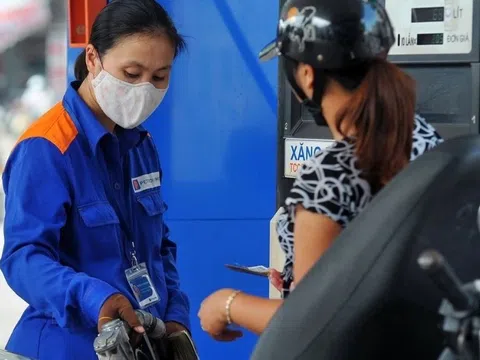 Giá xăng dầu tăng trở lại