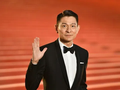 51 tuổi mới có con, nam diễn viên giờ nuôi con thành "ái nữ đắt giá nhất showbiz", soi số tiền học thêm mà toát mồ hôi