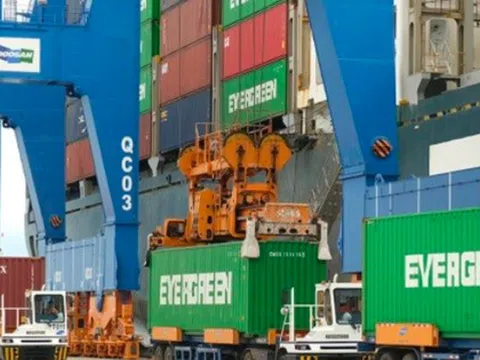 Nhóm cựu lãnh đạo chi cục hải quan nhận hối lộ để giúp thông quan hàng hóa trị giá 1.800 tỷ