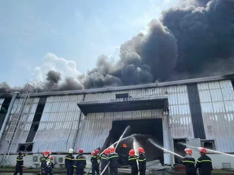 Vĩnh Phúc: Cháy lớn thiêu rụi nhà xưởng 10.000m2, thiệt hại hơn 200 tỷ đồng