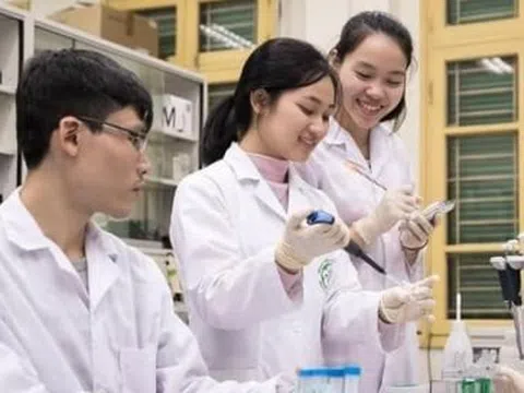 Học phí các trường Y Dược tăng cao trong năm 2025