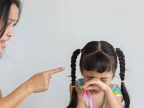 "Tinh thần quyết định thái độ, thái độ quyết định vận mệnh": Câu trả lời của cha mẹ khi con bị điểm thấp có thể định đoạt cả tương lai