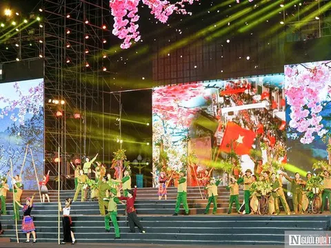 “Hồ Chí Minh – Người là niềm tin tất thắng”