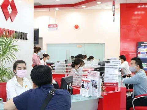 Lãnh đạo Techcombank sắp được mua cổ phiếu chỉ bằng 1/3 thị giá