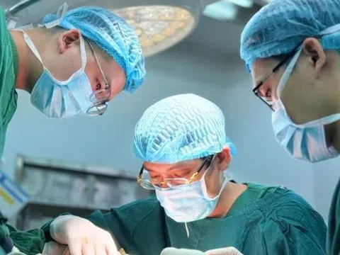 Đau tay suốt 9 năm, cô gái 23 tuổi bất ngờ phát hiện mắc ung thư