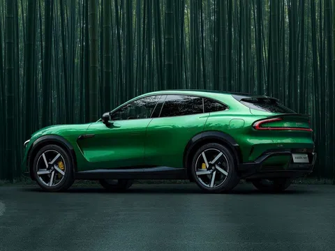 SUV điện Xiaomi YU7 lộ nội thất, kích thước HUD gây chú ý