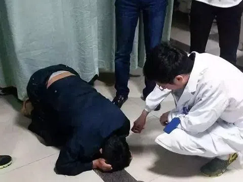 Cậu bé 6 tuổi bị ung thư thận giai đoạn cuối, người cha hối hận khi bác sĩ chỉ ra nguyên nhân từ đồ uống nhiều người mê
